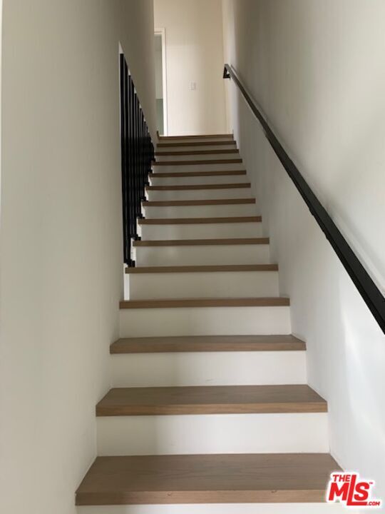 Building Photo - 2241 Hyperion Ave