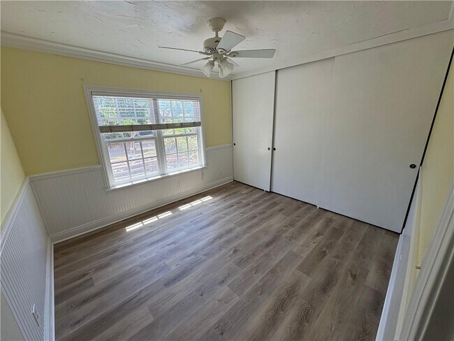 Building Photo - 2490 Michigan Dr