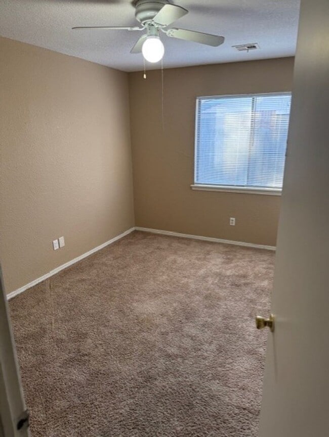 Building Photo - 1328-1330 Eastgate