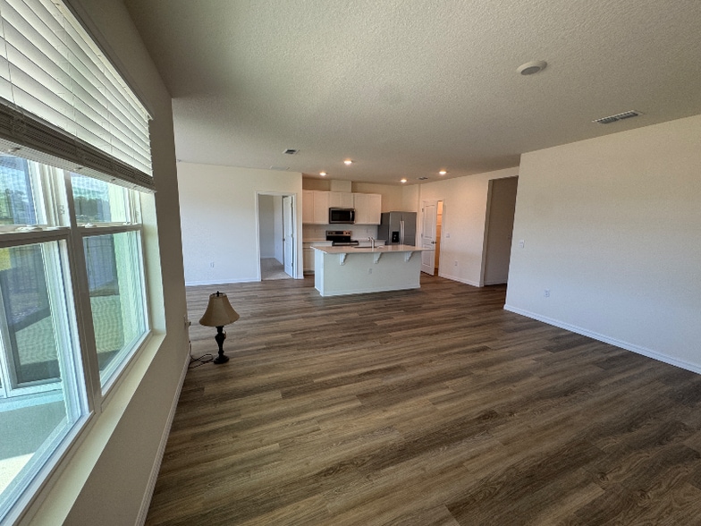 Building Photo - 1087 Morfontaine St