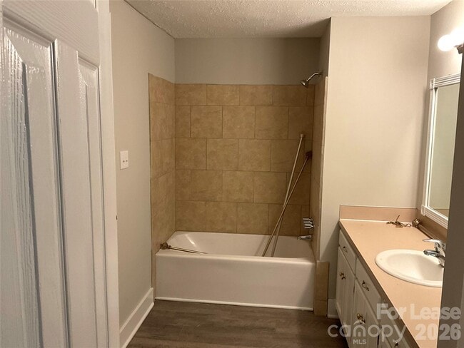 Building Photo - 6950 Ingleside Dr