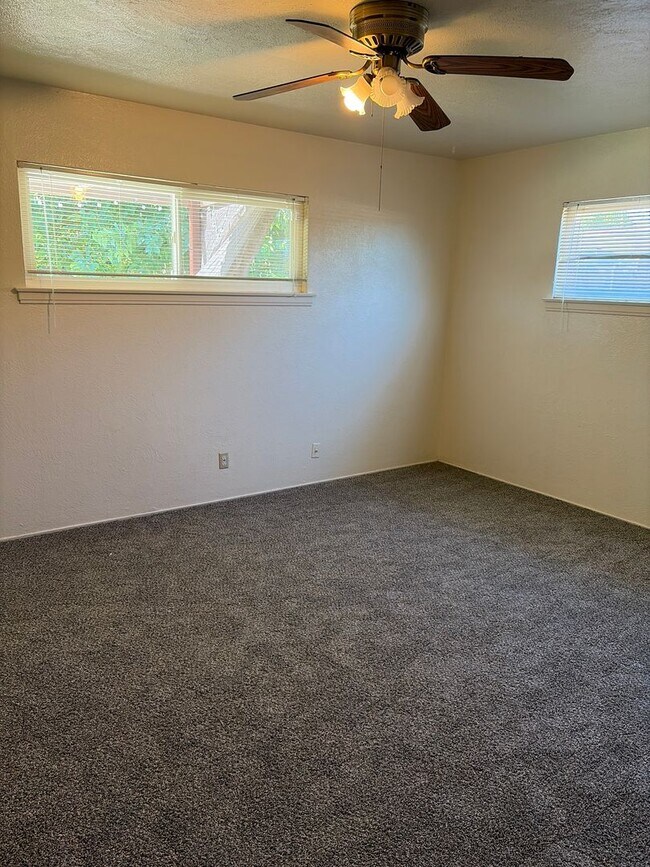 Building Photo - Contemporary Home with a pool near Bullard High School Fresno, CA