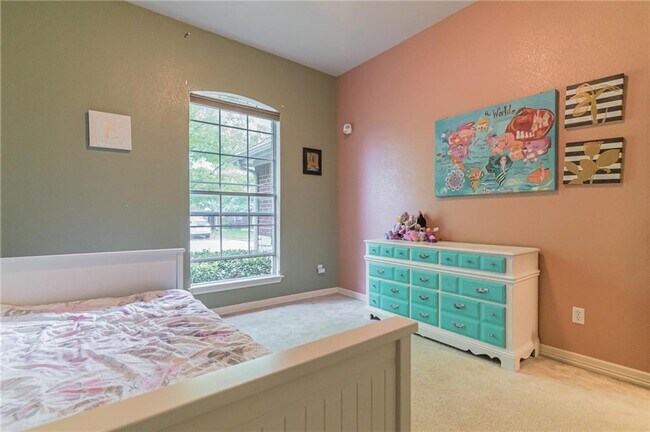 Building Photo - 2313 Village View Loop