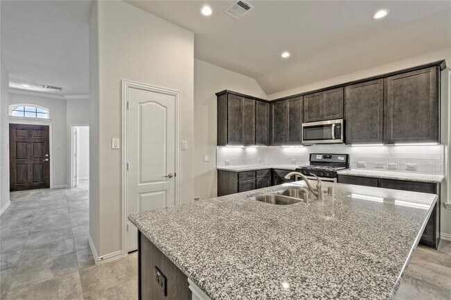 Building Photo - 8430 Sunset Isles Dr