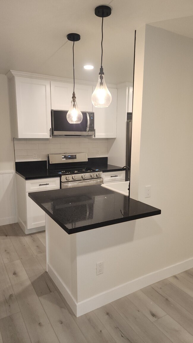 Kitchen - 3219 Colorado Ave