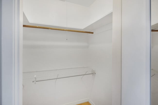 Building Photo - 2591 NE 55th Ct