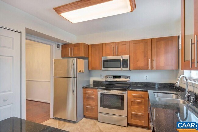 Building Photo - 328 Harvest Dr