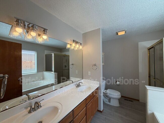 Building Photo - 10331 Dunbar St NW