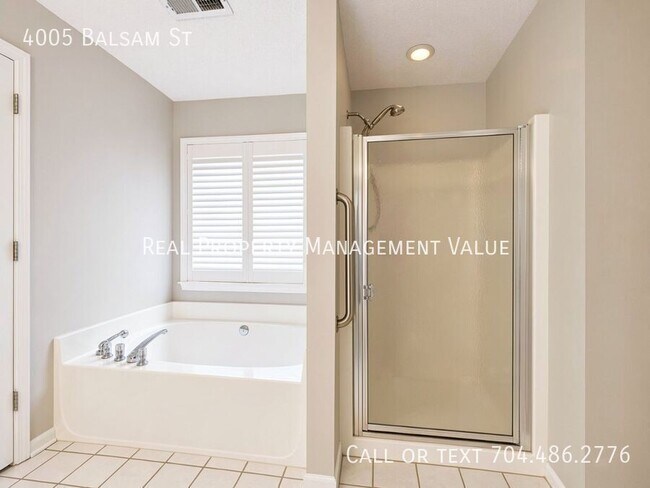 Building Photo - 4005 Balsam St