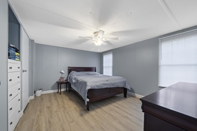 Building Photo - 158 Thomas Field Rd SE