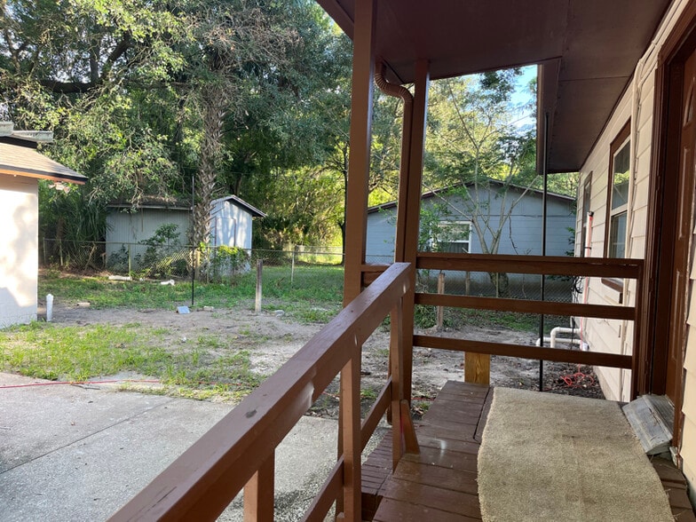 Building Photo - 1045 Ontario St