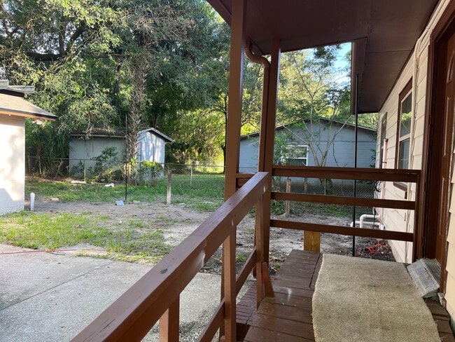 Building Photo - 1045 Ontario St