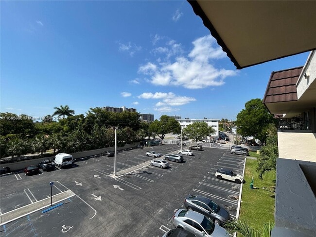 Building Photo - 1800 Sans Souci Blvd