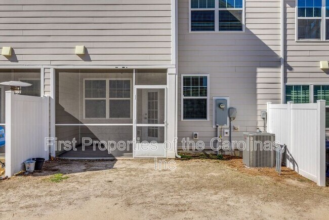 Building Photo - 807 Gable Oak Ln