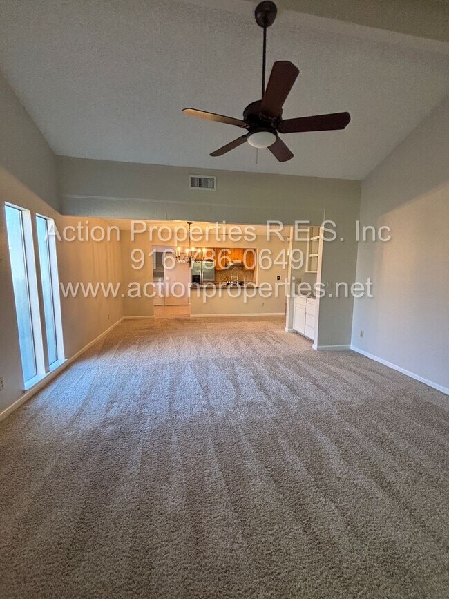 Building Photo - 5110 Village Oaks Dr