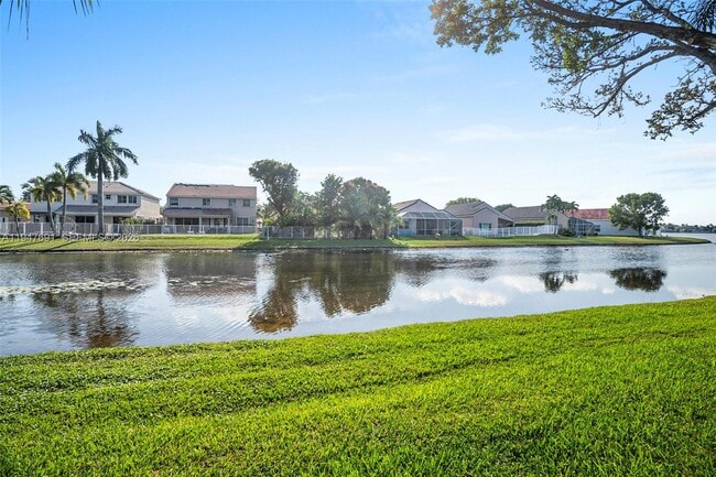 Building Photo - 1261 Presidio Dr