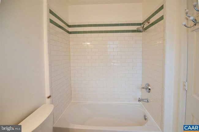 Building Photo - 1566 Garden Ct
