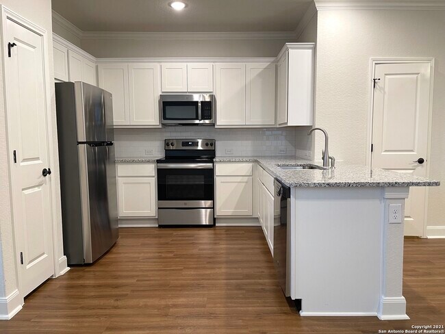 Building Photo - 2222 Sandlewood Cv