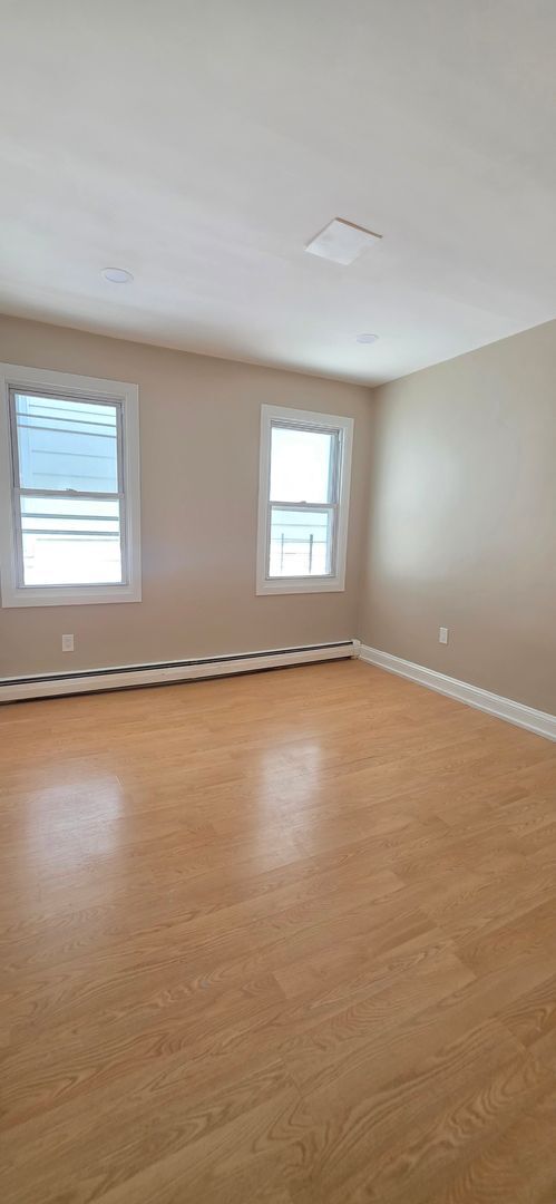 Building Photo - 222 Cross St