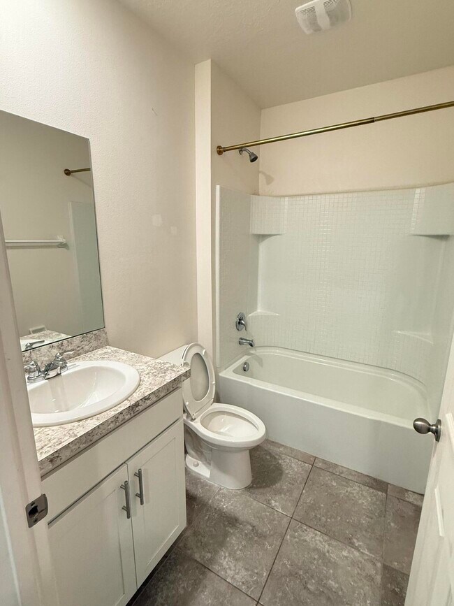 Building Photo - 10997 SW Vasari Way