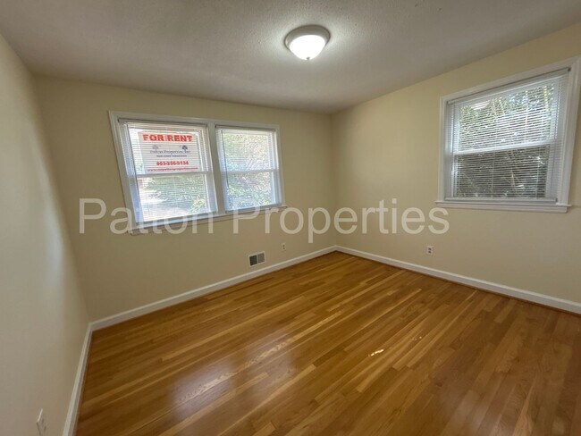 Building Photo - Saluda Gardens Home