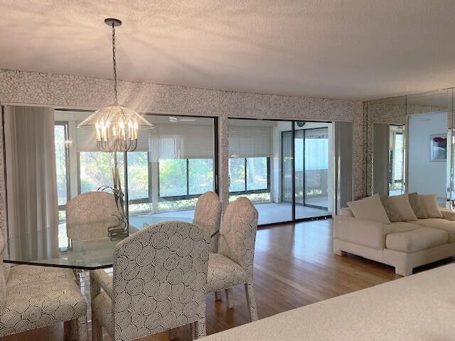 Building Photo - 5750 Fairway Park Ct