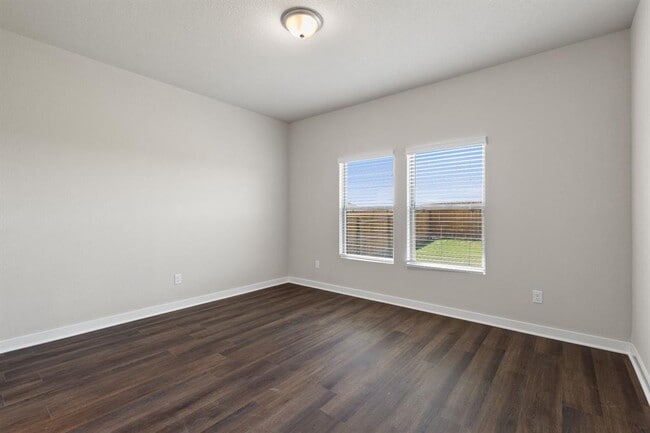 Building Photo - 244 Little Grn Trl