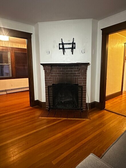 Building Photo - 21 Prescott St