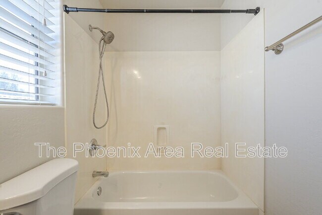 Building Photo - 1441 W Shellfish Dr