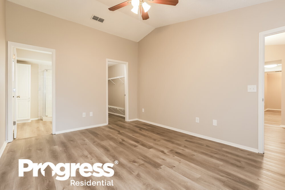 Building Photo - 1401 Glenmere Dr