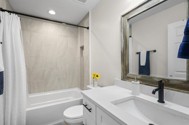 Building Photo - 71 Lafavre Ln