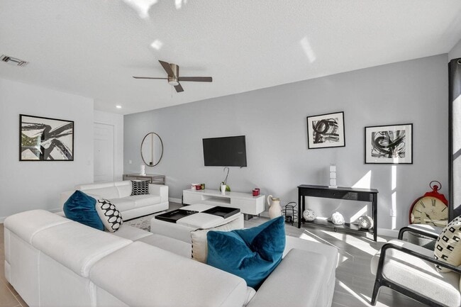 Building Photo - 4790 Navali Dr