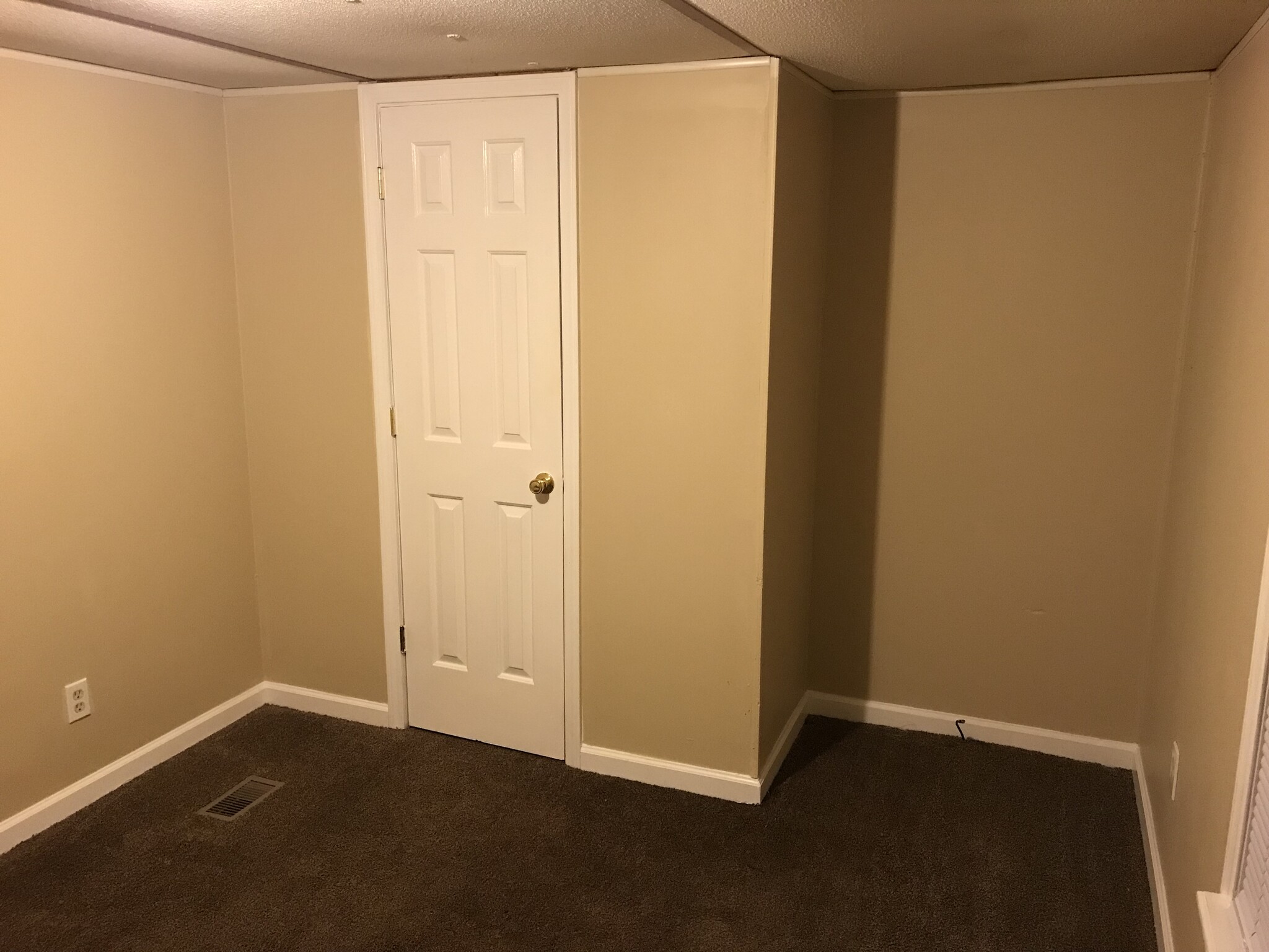 Bedroom 1 - 4908 Ridgecrest Rd