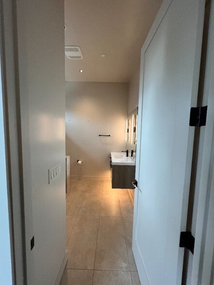 Building Photo - 86 Mt Madonna Rd