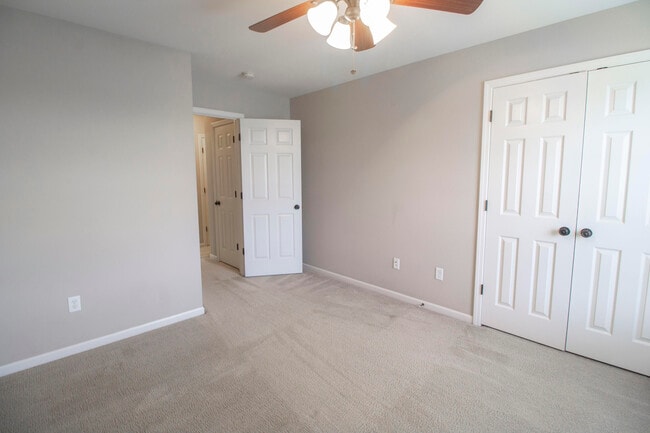 Building Photo - 5000 Derby Ridge Dr