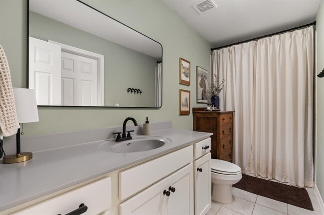 Building Photo - 6702 Routenburn St