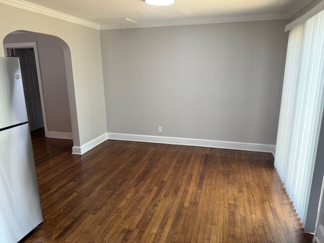 Building Photo - Updated Home Near Uptown with Fenced Backyard