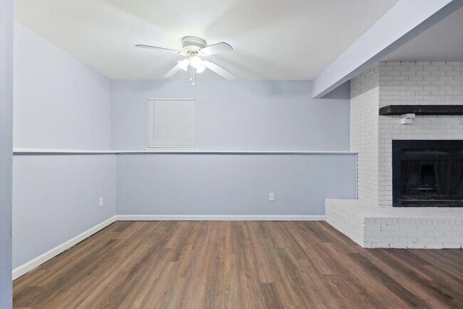 Building Photo - 3201 Elm Grove Dr