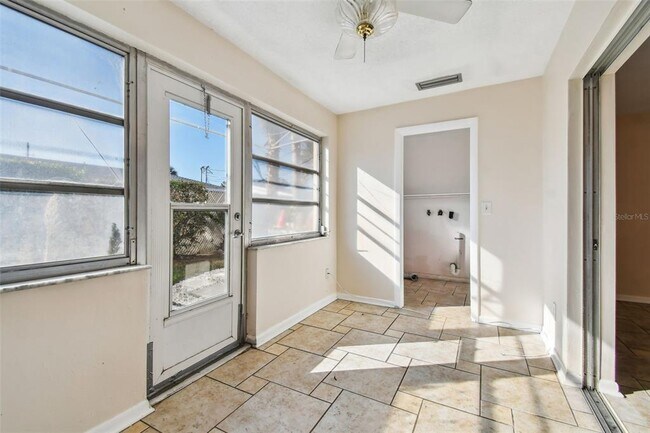 Building Photo - 610 Indian Rocks Rd N