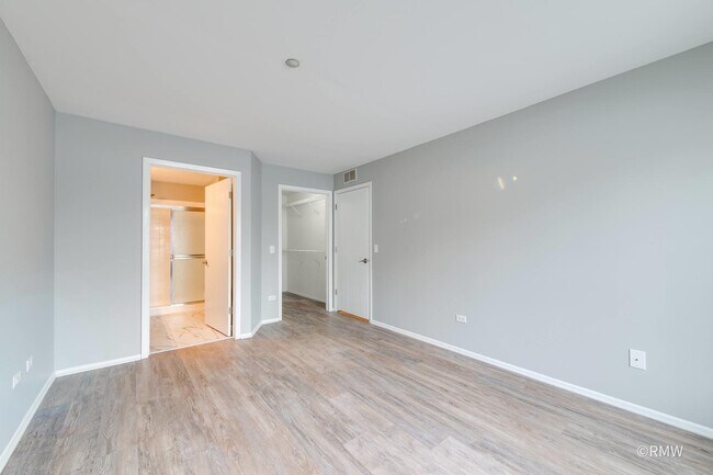 Building Photo - 460 Mayflower Ln