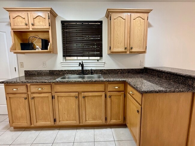 Building Photo - 12613 River Bend Cir