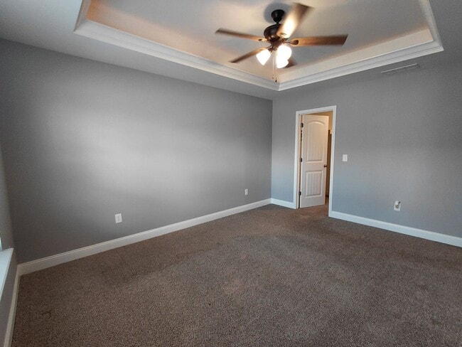 Building Photo - Beautiful home close to post