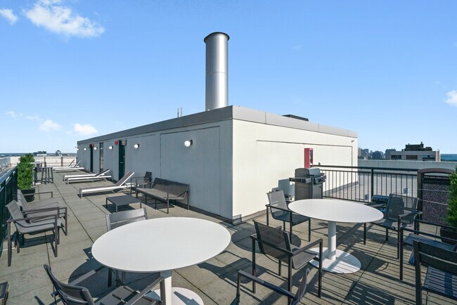 Building Photo - 88 W Schiller St