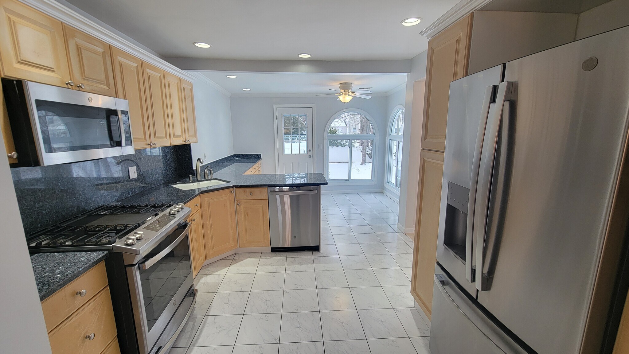 Building Photo - 15 Windsor Rd