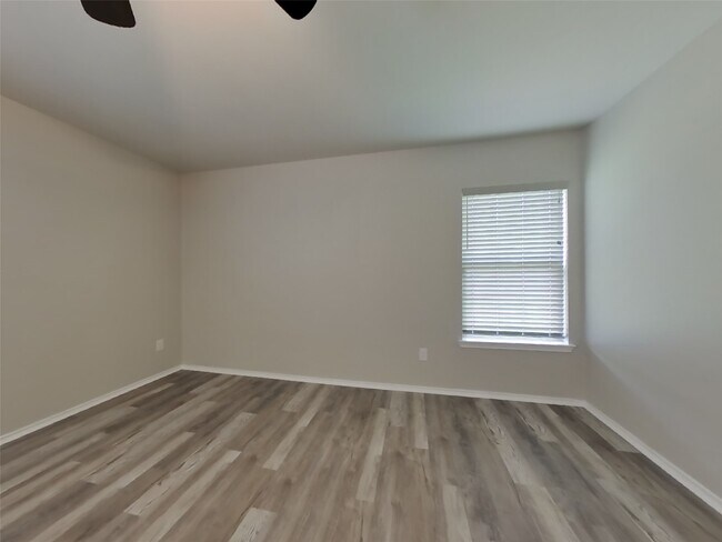 Building Photo - 254 Cumberland Forest Dr