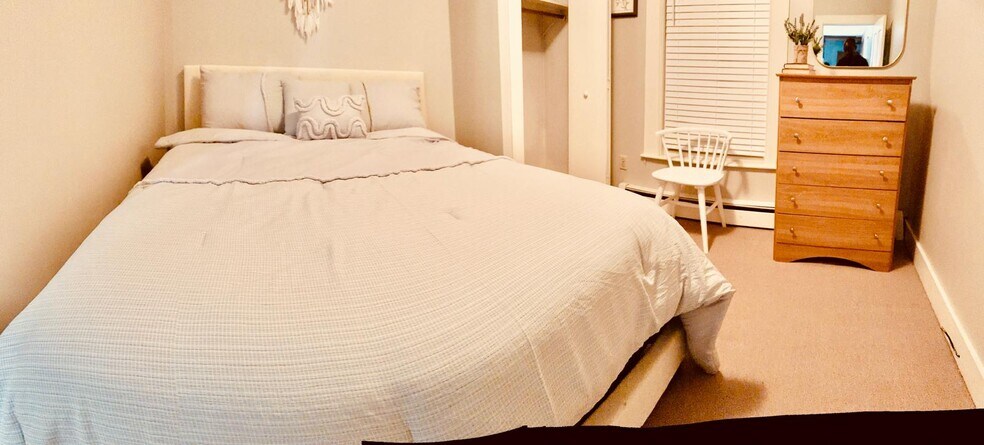 Building Photo - 252 Forest Ave