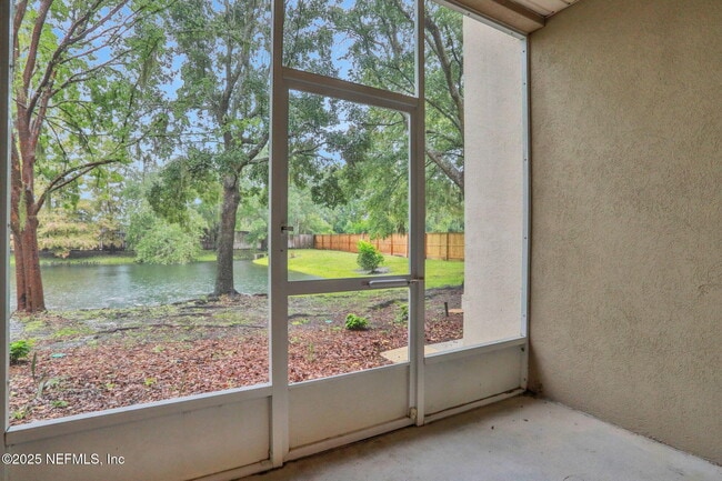 Building Photo - 9744 Summer Grove Way W