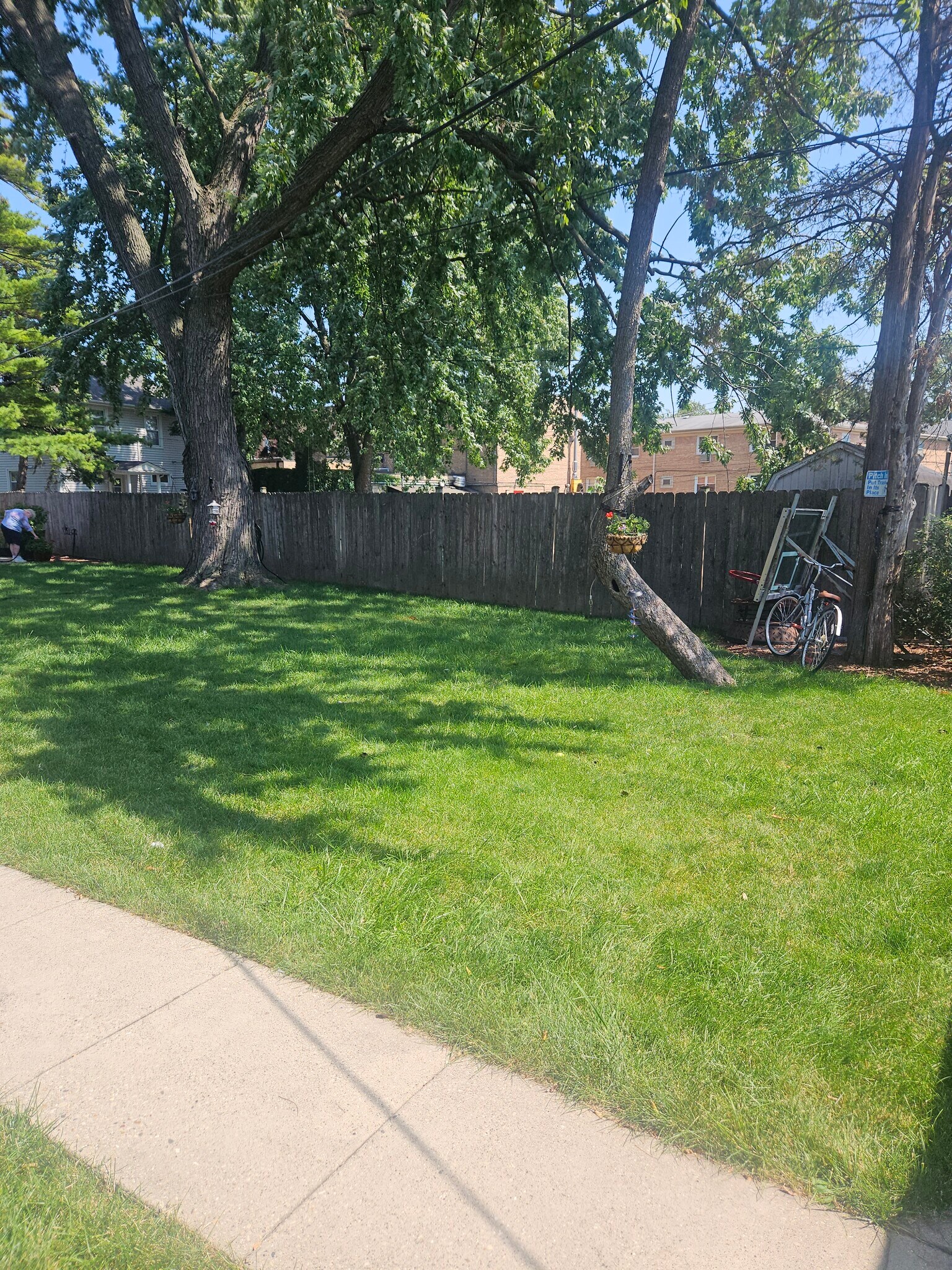 Building Photo - 6040 N Avondale Ave