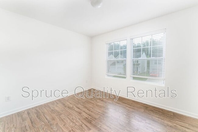Building Photo - 250 Baybrook Ln