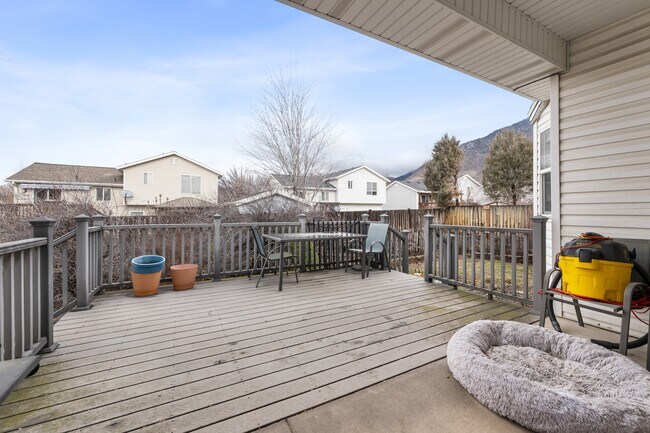 Building Photo - 918 E 1375 N